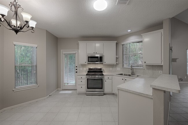 Building Photo - 10 Hancock St