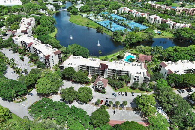 Building Photo - 1915 Lavers Cir