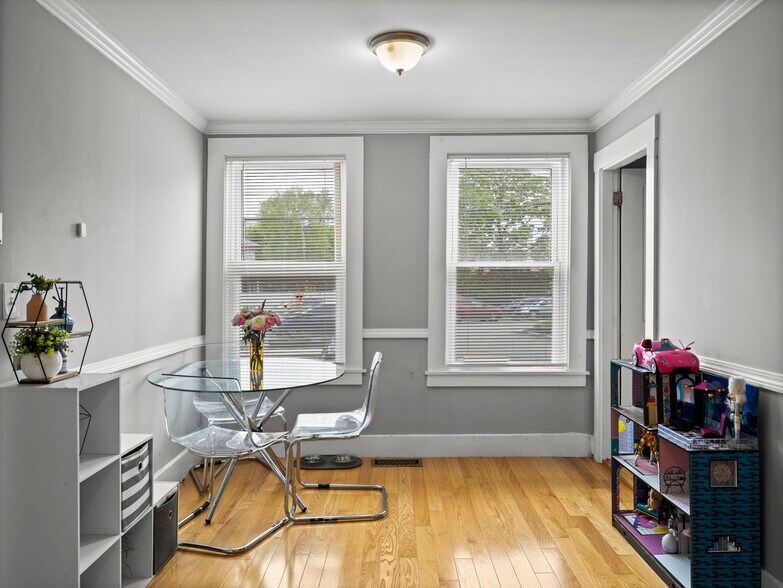 Building Photo - 23 New Ocean St