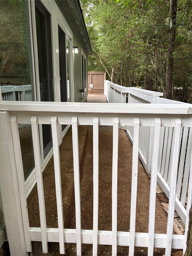 Building Photo - 1 Laurel Oak Pl