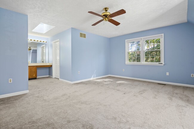 Building Photo - Spacious Home in Severna Park