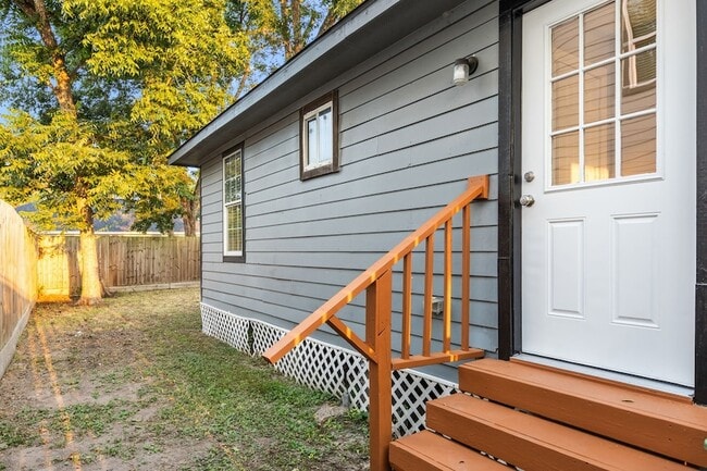 Building Photo - 6710 Mcwilliams Dr