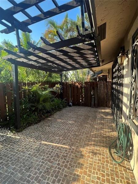 Building Photo - 2718 N Nob Hill Rd