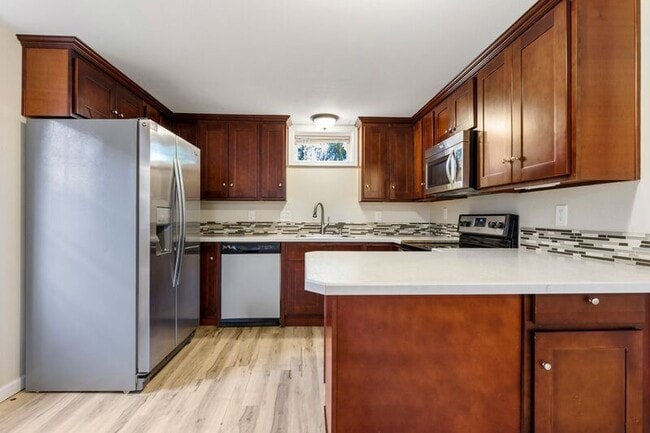 Building Photo - 4430 NE 78th Ave