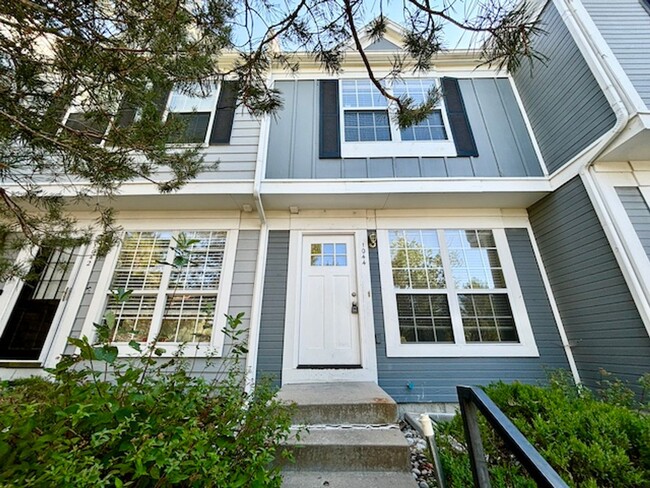 Primary Photo - 1044 S Paris Ct