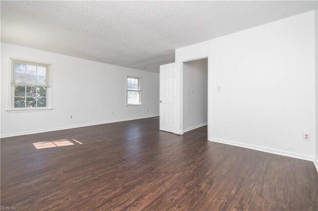 Building Photo - 908 Vincent Ct