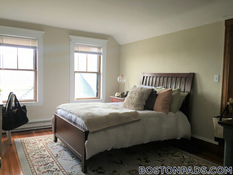 Building Photo - 72 Powderhouse Boulevard