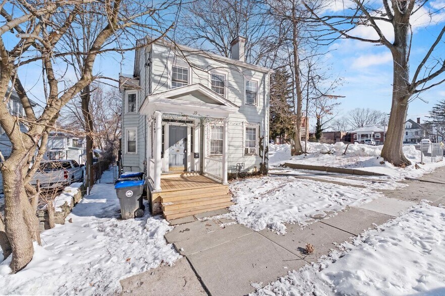 Building Photo - 49 S Hamilton St