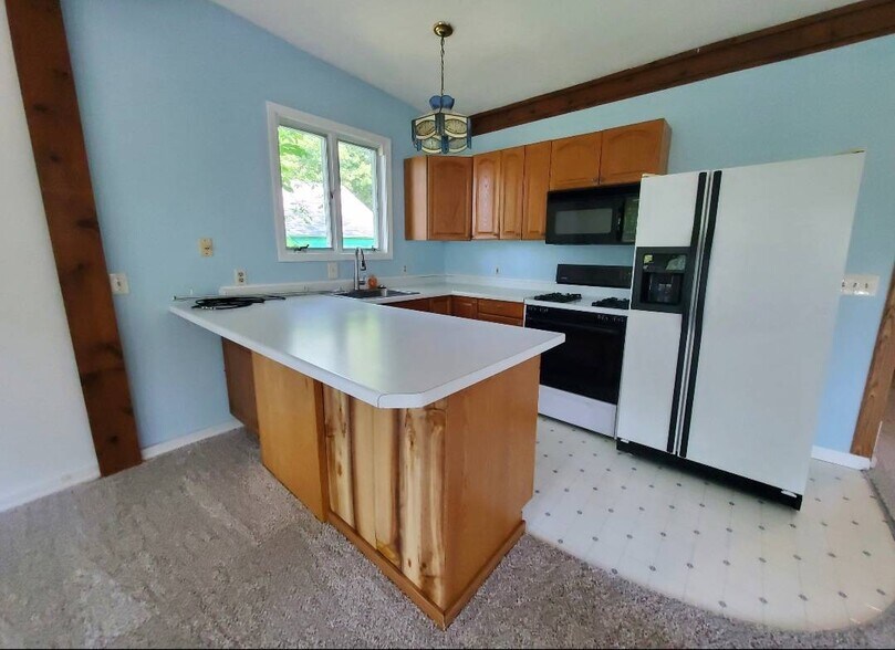 Kitchen - 4610 Bachelors Row