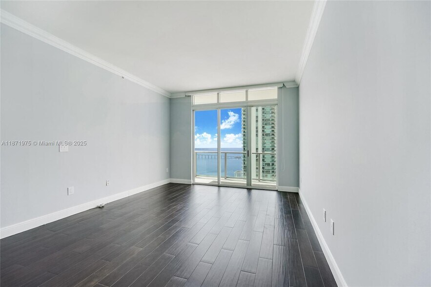 Building Photo - 1155 Brickell Bay Dr
