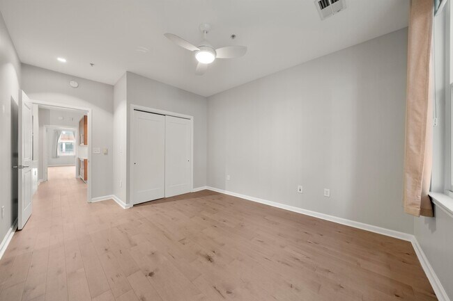 Building Photo - 1100 Adams St