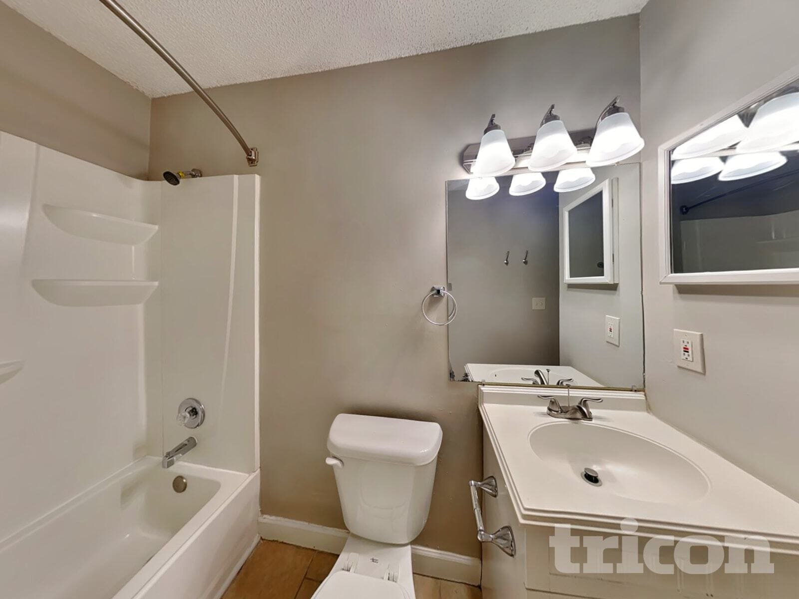 Building Photo - 12739 Serenade Cir N