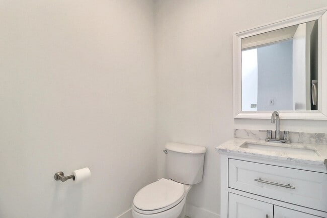 Building Photo - 9401 Aegean Dr