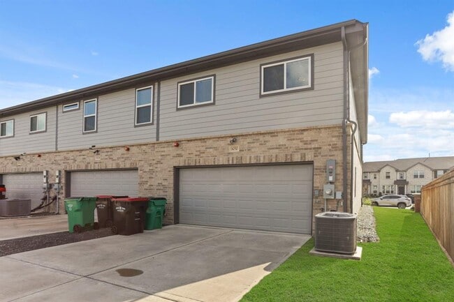 Building Photo - 8050 Scanlan Trce