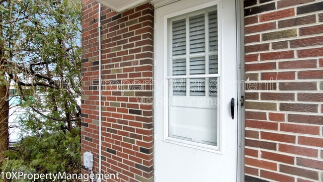 Building Photo - 2911 Sullivant Ave