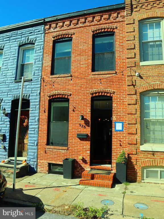 Building Photo - 926 S Curley St