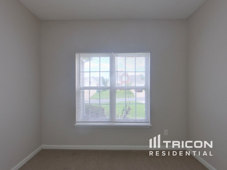 Building Photo - 3743 Sipes Ln