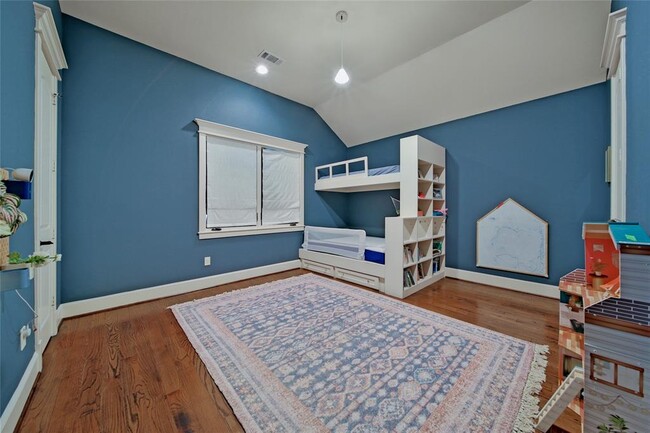 Building Photo - 1336 Woodcrest Dr