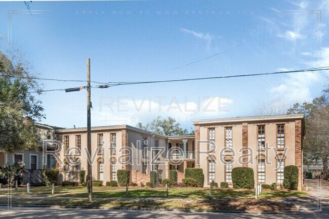 Building Photo - 1504 Dauphin St