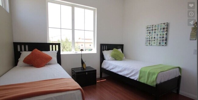 Building Photo - 2 Bedroom. 2 Bathroom. House