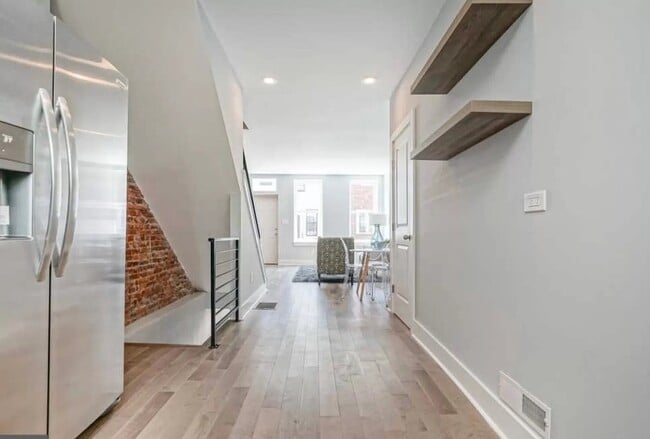 Building Photo - 1917 Pierce St