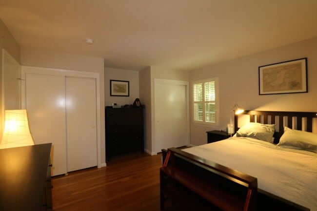 Building Photo - COMING SOON - 4Bed/2.5Bath Raised Rambler in Bannockburn near Glen Echo Park!