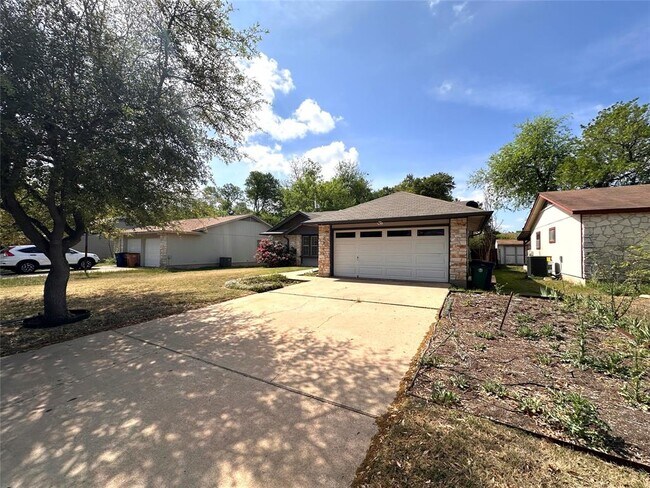 Building Photo - 2711 Wilcrest Dr