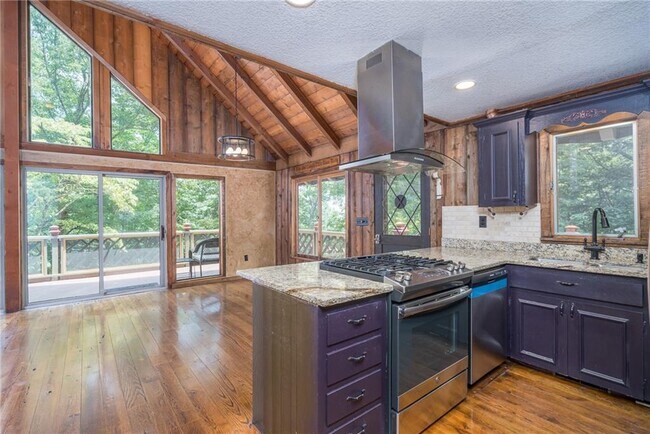 Building Photo - 771 Little Hendricks Mountain Rd