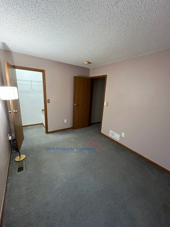 Building Photo - 186 Macfalls Way