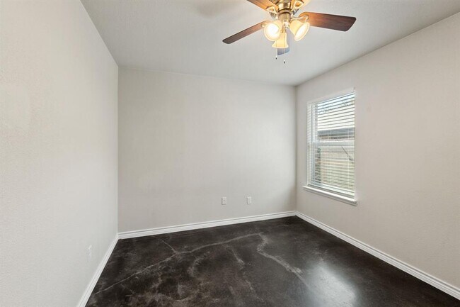 Building Photo - 917 Ramblewood St