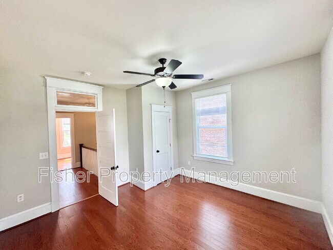 Building Photo - 411 W 26th St