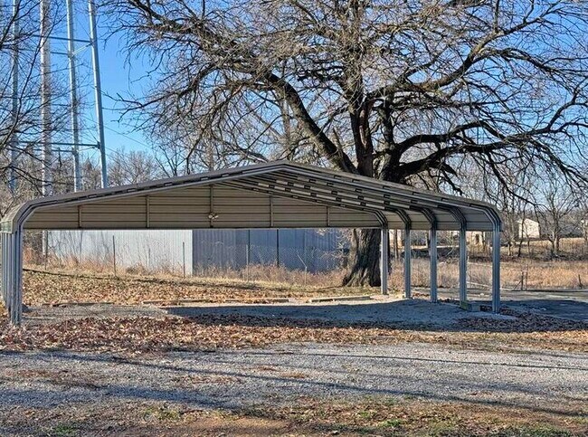 Building Photo - 1501 Thompsonville Ln