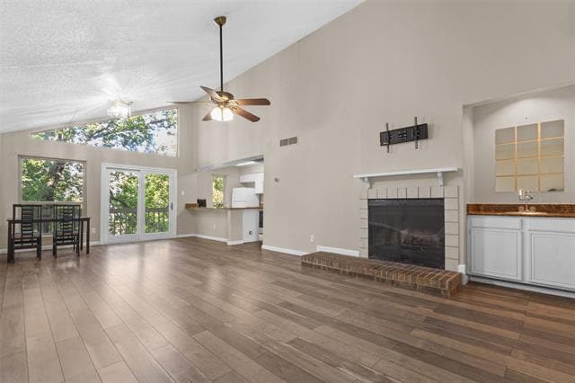Primary Photo - 7107 Holly Hill Dr