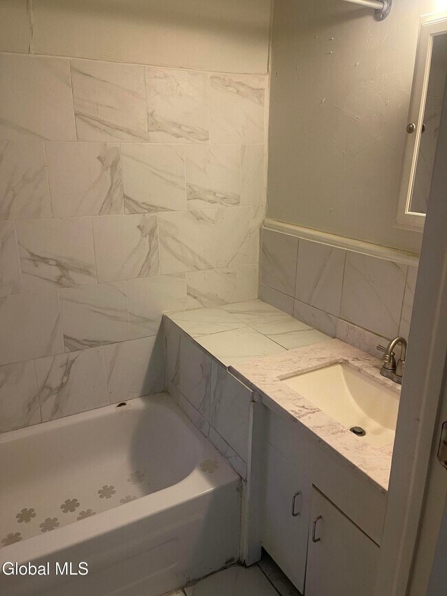 Building Photo - 2156 5th Ave