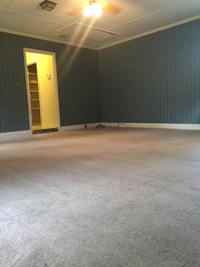 Building Photo - 114 Greenbriar Trail