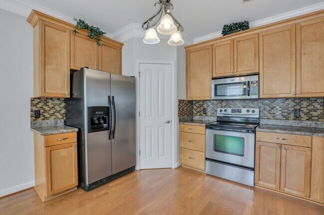Building Photo - 175 Summer Hill Ct