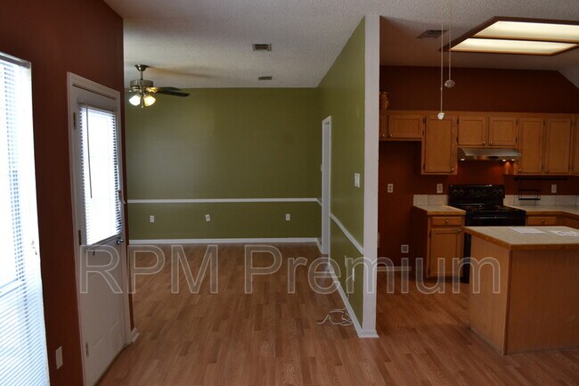 Building Photo - 2136 S Flannery Rd