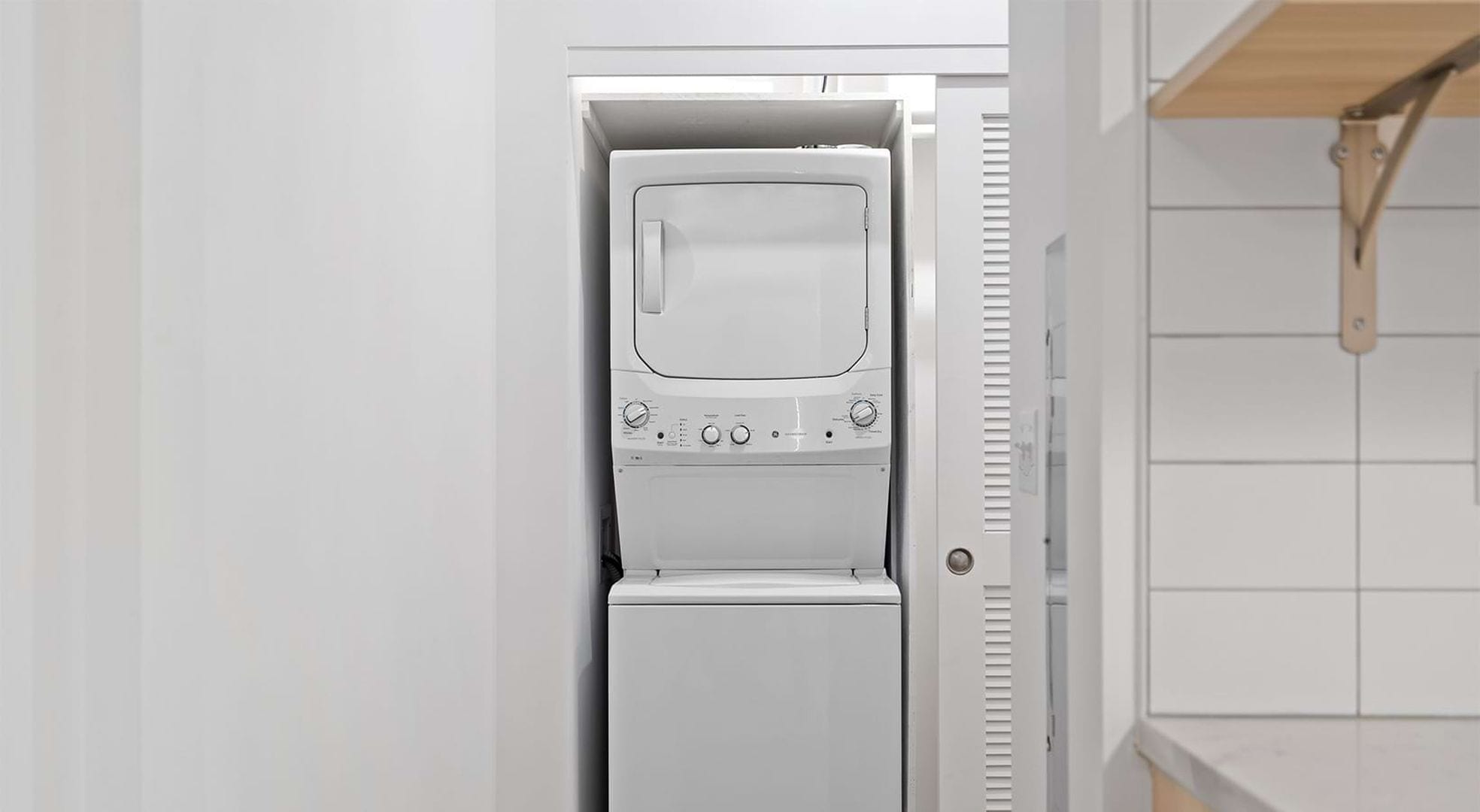 Building Photo - 5430 N Sheridan Rd