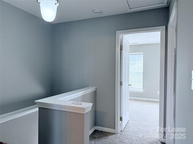 Building Photo - 4917 Sunburst Ln