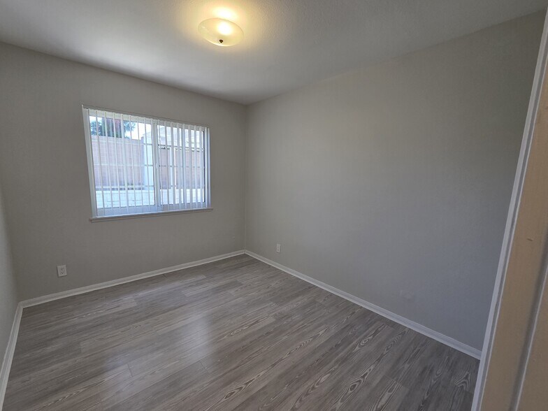 Building Photo - 14232 Matisse Ave