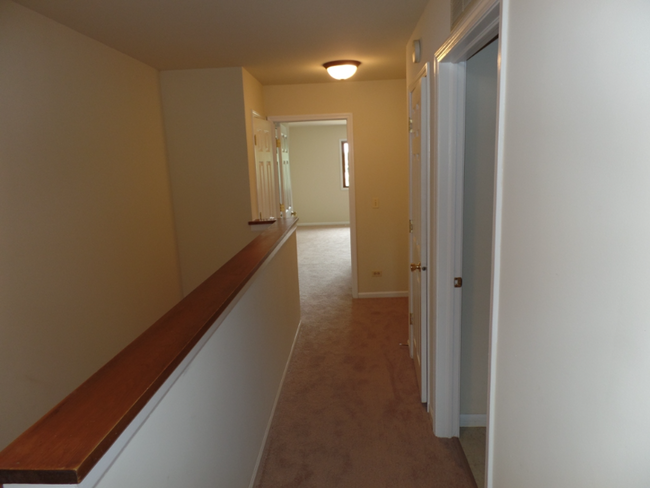 Building Photo - 315 Creekside Dr