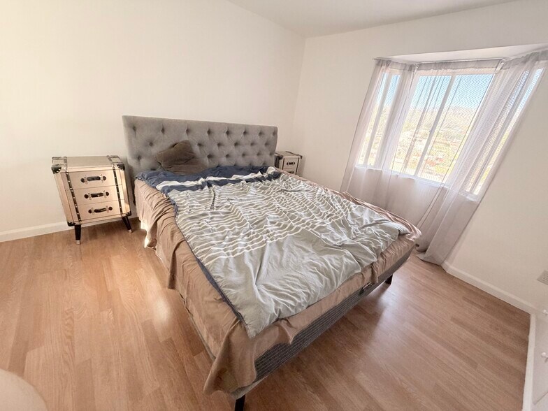 Building Photo - 1745 College View Pl