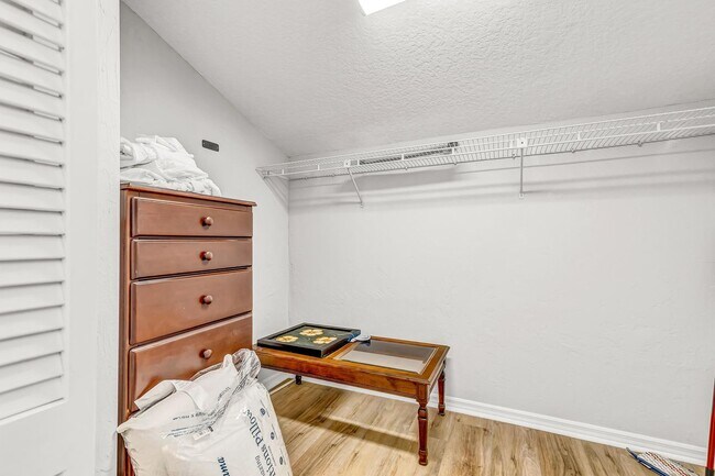 Building Photo - Available April 1st, 2026