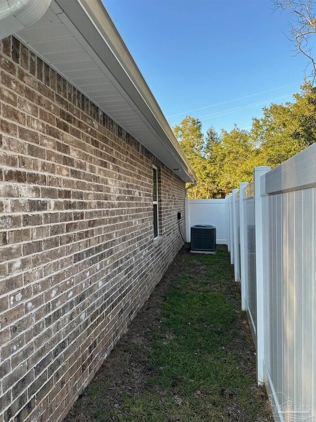 Building Photo - 7299 Gordon Evans Rd