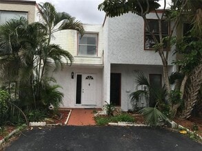 Building Photo - 264 Sunshine Dr