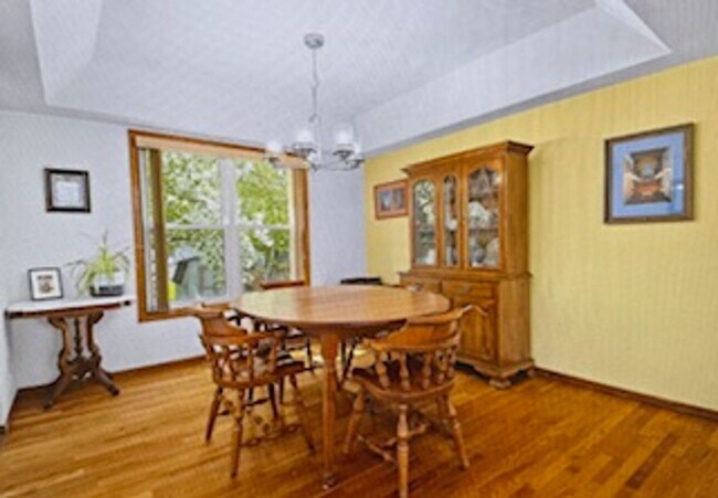 Building Photo - 3 Bedroom / 3.5 Bath House in Peoria