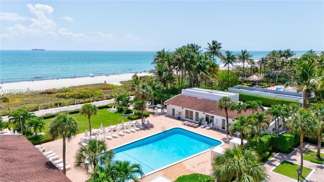 Building Photo - 2457 Collins Ave