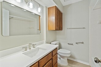 Building Photo - 200 Panorama Dr