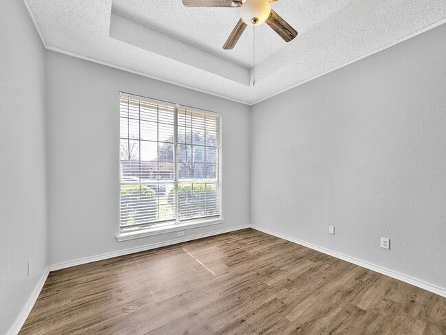 Building Photo - Charming 3-Bed, 2-Bath Home in Bedford with Garage Parking