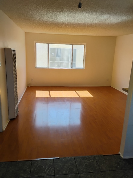 Building Photo - 2937 S Orange Dr